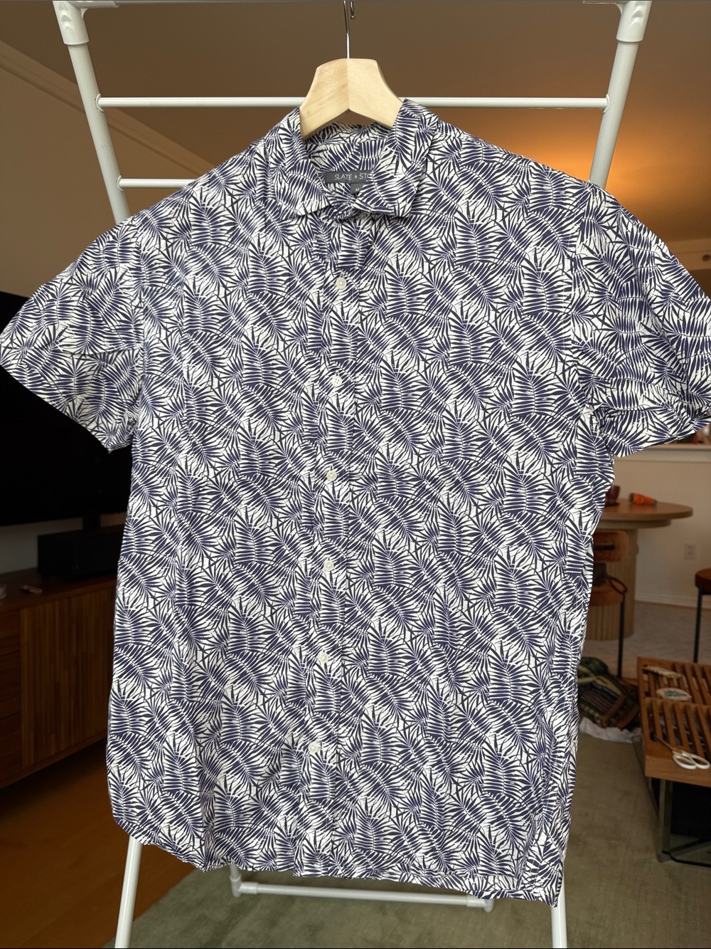 Slate & Stone Men's Navy and White Palm-Print Short Sleeve Button Shirt